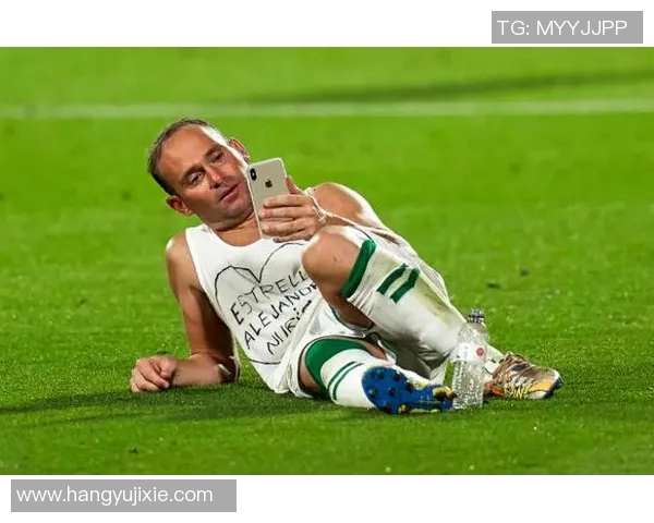 五大联赛巨星崛起背后的故事:从青训到巅峰之路的成长历程 五大联赛巨星崛起背后的故事:从青训到巅峰之路的成长历程