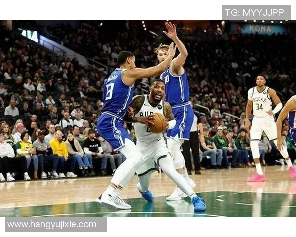 利拉德赛场爆发冲突裁判及时干预如何处理激烈场面