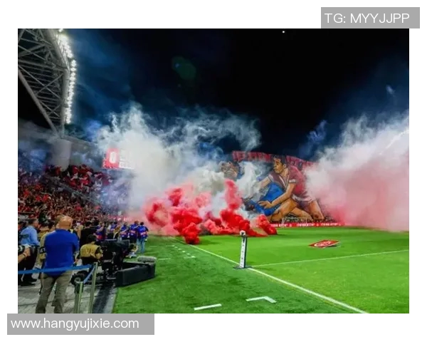 球迷炸锅:世界杯预选赛这一行为引热议! 球迷炸锅:世界杯预选赛这一行为引热议!